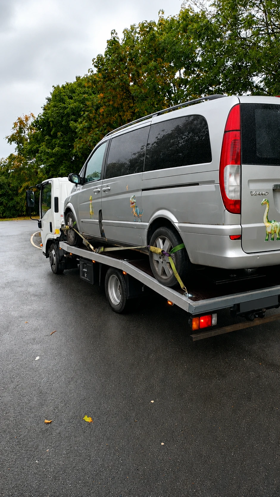 Van recovery services for broken-down commercial vehicles