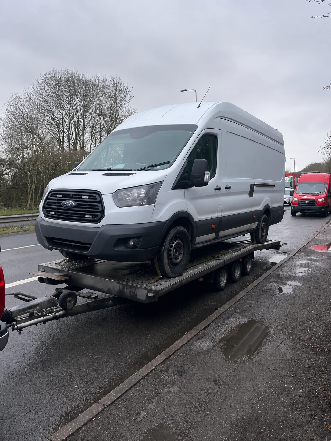 Long-wheelbase van prepared for recovery